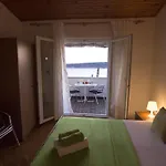 Sea View Sunny Escape Apartamento